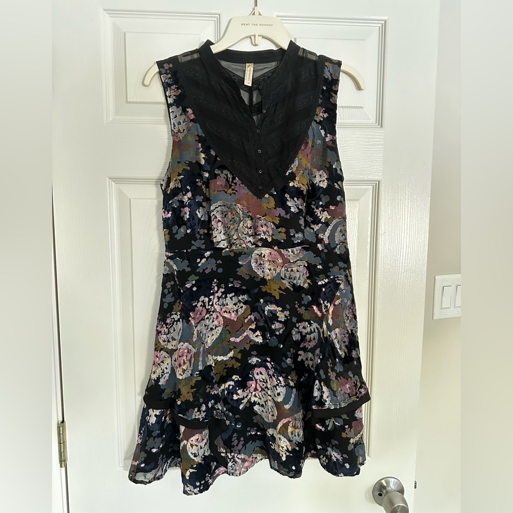 Chic Black Floral Midi Dress